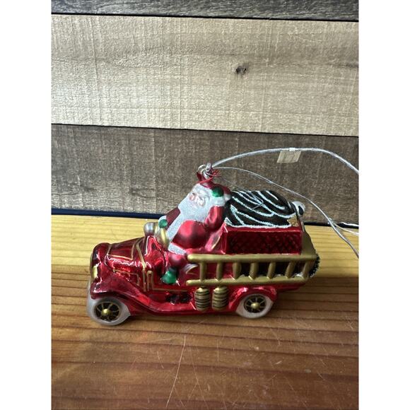 Dept 56 Mercury Glass Ornament Santa Fire Truck Wreath In Box - Picture 1 of 6
